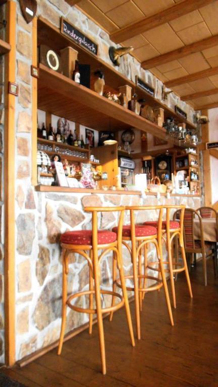 יאסימוב Restaurant Pension-Anton מראה חיצוני תמונה
