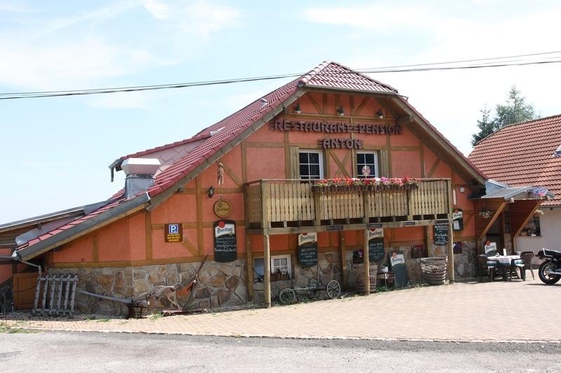 יאסימוב Restaurant Pension-Anton מראה חיצוני תמונה